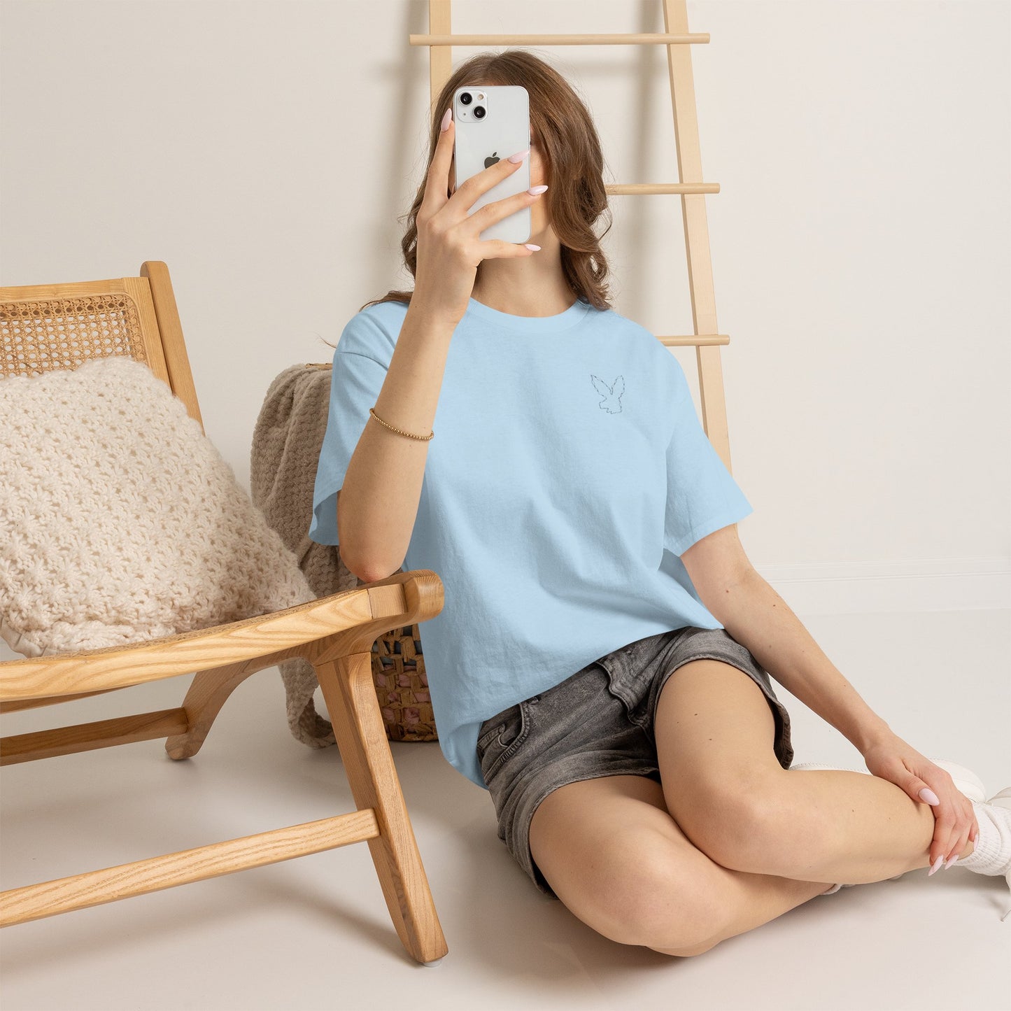 Bunny Outline Tee — Minimal Floral Rabbit Graphic T‑Shirt